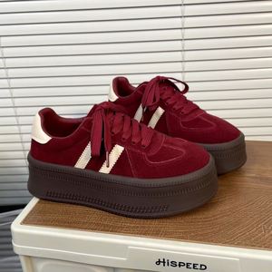 Nouvelles baskets rétro bicolores pour femmes Angola Red Fall Winter, en cuir mat, plateforme, semelle épaisse - Product Image 4