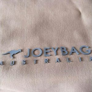 Étiquette thermocollante personnalisée en silicone 3D colorée et gaufrée avec design de marque pour vêtements - Product Image 3
