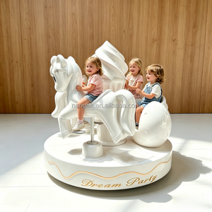 Carrusel Giratorio Infantil de 3 Asientos con Diseño de Helado, de FRP Blanco, para Parques Infantiles Interiores, Cafeterías, Fiestas, Alquiler en Centros Comerciales - Product Image 1
