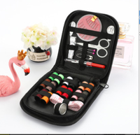 Machine à coudre électrique portable mini neuve pour la maison, alimentation manuelle, point rapide, utilisation facile, kit de couture 44 pièces