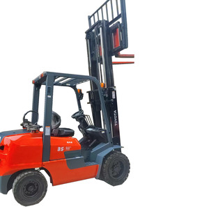 Chariot élévateur diesel japonais d'occasion FG35 de 3,5 tonnes avec pneus pleins et performances optimales - Product Image 1