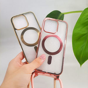 <span class=keywords><strong>Coque</strong></span> <span class=keywords><strong>de</strong></span> <span class=keywords><strong>téléphone</strong></span> transparente <span class=keywords><strong>de</strong></span> luxe <span class=keywords><strong>personnalisée</strong></span> pour iPhone 15 16 13 en matériau PC avec cordon et étui magnétique pour <span class=keywords><strong>téléphone</strong></span> portable - Product Image 6