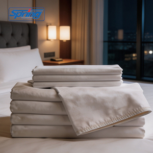 Ensemble <span class=keywords><strong>de</strong></span> literie d'hôtel 4 pièces en microfibre suédée 140 GSM, sans plis, entretien facile, vente en gros pour l'approvisionnement hôtelier - Product Image 1