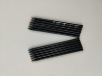 Crayon de couleur en bois noir de papeterie avec ensemble de crayons de croquis mécanique de logo pour le dessin