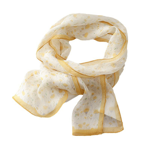 Foulard en soie léger Mode féminine avec tous les petits banderoles imprimés Printemps et automne