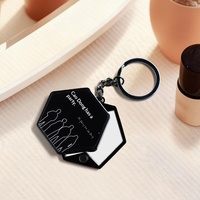 Porte-clés miroir double face portable avec logo personnalisé du fabricant pour breloque de sac, cadeau pour fans, souvenir, vente en gros