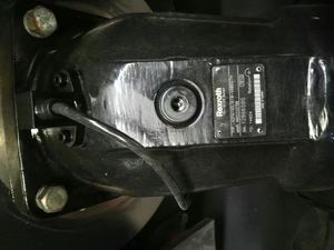 Moteur hydraulique d'origine A2FM160/61W-VAB027, cylindrée 160 cm³, couple 289 Nm, 3600 tr/min, en stock - Product Image 1