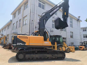 Excavatrice sur chenilles Hyundai 225 d'occasion à bon prix, modèle coréen Hyundai R225LC-9T à vendre - Product Image 4