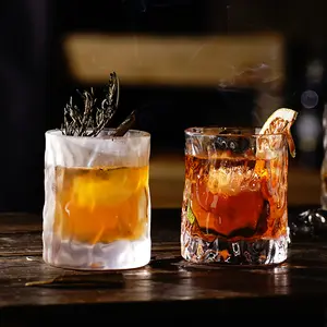 Không thường xuyên cây hình dạng hạt rượu vang Thanh thủy tinh bán chạy nhất Frosted cổ điển Glass Matte Whisky snifter Kính