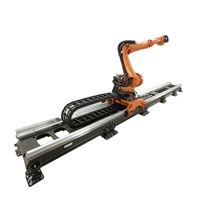 Robot Industrial KUKA KR 240 R3330 de 6 Ejes con Capacidad de Carga de 240 kg, Manipulador con PLC Core SmartPAD, Protección IP65 y Riel Lineal