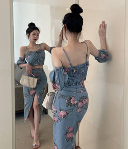 Conjunto de Mujer al por Mayor Verano 2026 Estilo Vintage Floral <span class=keywords><strong>Fragmentado</strong></span> con Falda Dividida de Denim Tipo Burbuja y Tirantes - Product Image 4