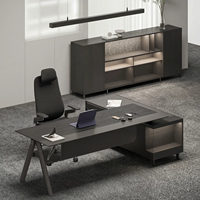Meubles de bureau de direction modernes et luxueux, y compris des bureaux et des tables de bureau pour le bureau du patron - Choix haut de gamme