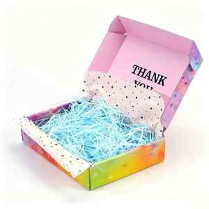 Caja de Cartón Corrugado con Impresión de Arcoíris para Envíos y Embalaje de Regalos, con Mensaje de Agradecimiento y Relleno de Papel Azul Triturado - Product Image 3