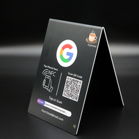 Support de carte personnalisé en acrylique avec NFC, code QR et avis Google