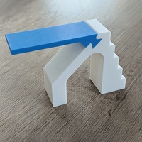 Miniatur-Sprungbrett + Leiter aus Plalite-Material, einfach zu montieren, blaues Sprungbrett für Puppenhaus.