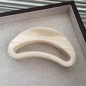 <span class=keywords><strong>Pinzas</strong></span> de Pelo Grandes de Acetato con Forma de Media Luna, Hechas a Mano, Estilo Retro Brillante, para Mujer, Antideslizantes, Accesorios para Peinados, con Embalaje de Cartón - Product Image 3