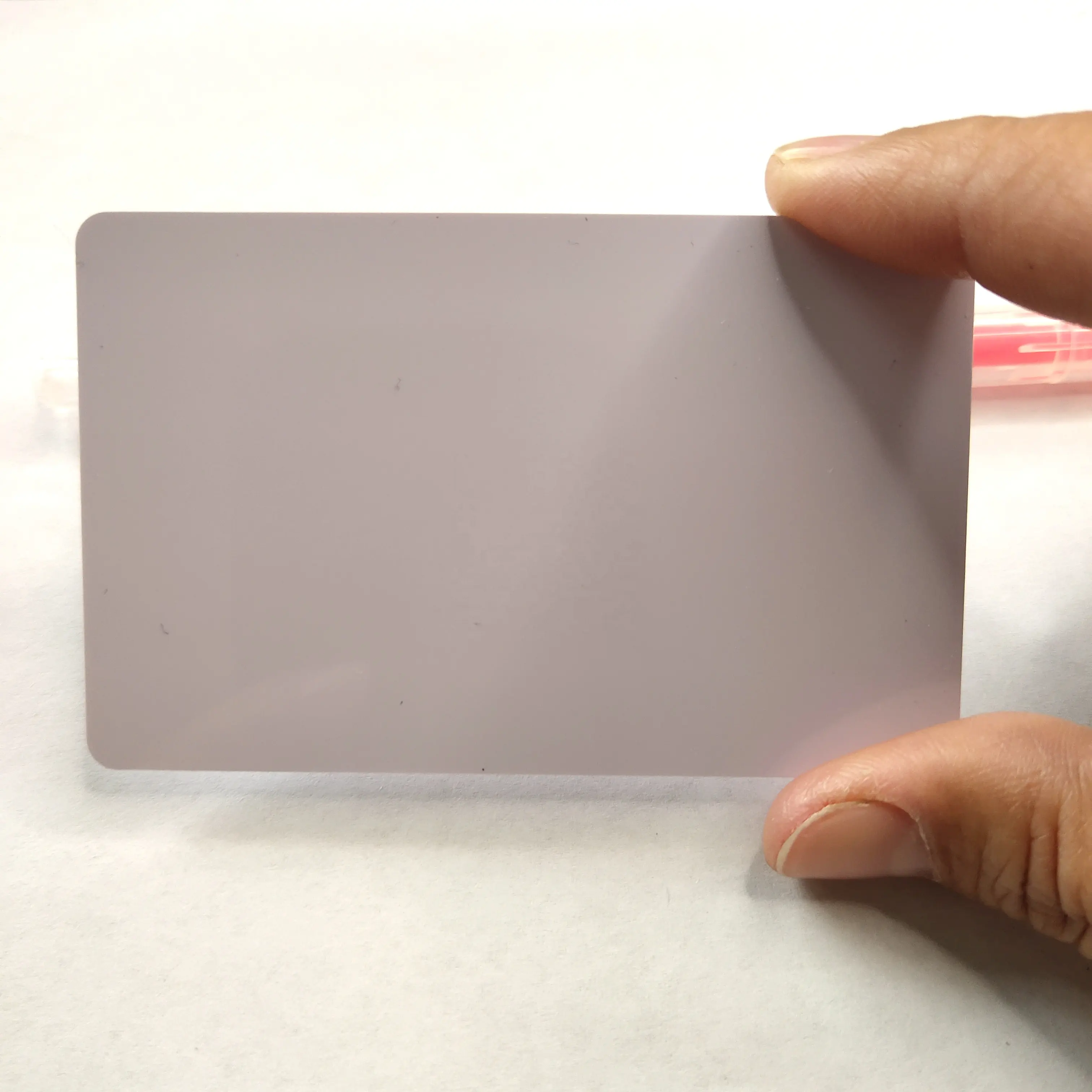 Sehr günstiger preis gelbe weiße pvc-geschäfts-kunststoff- blankkarte auf lager für 1000 stück weiße pvc-geschäftskarte