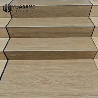 Carreaux de marches d'escalier en porcelaine aspect bois, revêtement de sol en porcelaine 470x1200mm, carreaux de marches d'escalier pleine masse aspect marbre