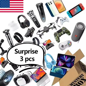 <span class=keywords><strong>Miglior</strong></span> Affare per Regalo di Natale a Sorpresa: Mystery Box Elettronica con Auricolari Wireless e Altri Oggetti a Tema Natalizio - Product Image 5