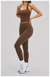 Nouvel ensemble de yoga 2 pièces pour femme : débardeur de sport et legging taille mi-haute léger avec logo frontal - Product Image 5