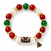 Nouveau bracelet à breloques en alliage plaqué or sur le thème de Noël avec des pendentifs en forme d'élk, de flocon de neige et d'arbre de Noël