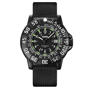 Reloj de Cuarzo de Lujo para Hombre con Pantalla de Agujas, Resistencia al Agua de 30 Metros, Función de Calendario y Correa de Acero Inoxidable - Product Image 3