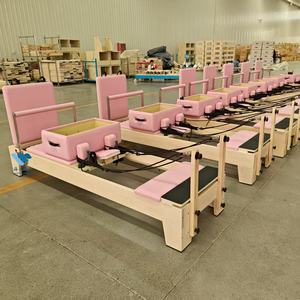 Reformer <span class=keywords><strong>de</strong></span> <span class=keywords><strong>Pilates</strong></span> Profesional <span class=keywords><strong>de</strong></span> Alta Gama, Fabricado en Madera <span class=keywords><strong>de</strong></span> Arce Blanco, para Gimnasio, Yoga y Estudio <span class=keywords><strong>de</strong></span> <span class=keywords><strong>Pilates</strong></span>, con Cuero Sintético Rosa - Product Image 2