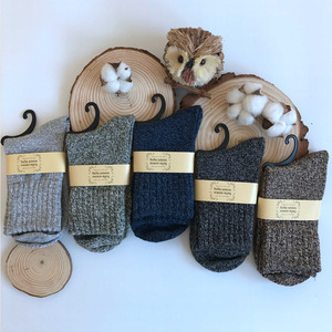 Người Đàn Ông Giữa Bê Retro Phong Cách Dân tộc Terry Vớ Mùa Đông Lông Cừu Lót Dày Phi Hành Đoàn Ấm Áp Bán Buôn Từ Nhà Sản Xuất - Product Image 2