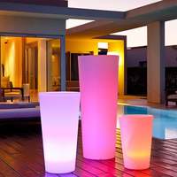 Pots de fleurs en plastique de grande taille éclairés par LED à énergie solaire, jardinières pour patio, décorations pour restaurants, hôtels, aménagement paysager, plantation