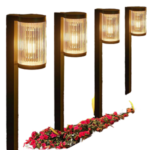 Lampes solaires LED d'extérieur étanches IP65 en gros d'usine, angle de faisceau de 360°, allumage/extinction automatique pour la décoration de la cour, du jardin et des allées - Product Image 4