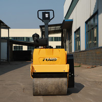 Compacteur routier à double vibration pour piétons