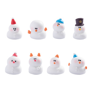 Adorable poupée bonhomme de neige de Noël en résine, mini-ornement, décoration intérieure, accessoire pour maison de poupée - Product Image 1