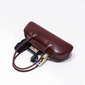 Tas Kulit Wanita Gaya Vintage Kapasitas Besar Model Bowling dengan Fitur Ringan, Portabel, dan Tahan Air, Tas Selempang - Product Image 5