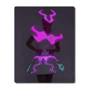 カスタマイズされたスクエアヘッドウェアロゴ、ステージダンスコスチューム、LEDプログラミング、まばゆい光、電子音楽フェスティバル、100％ポリエステル - Product Image 1