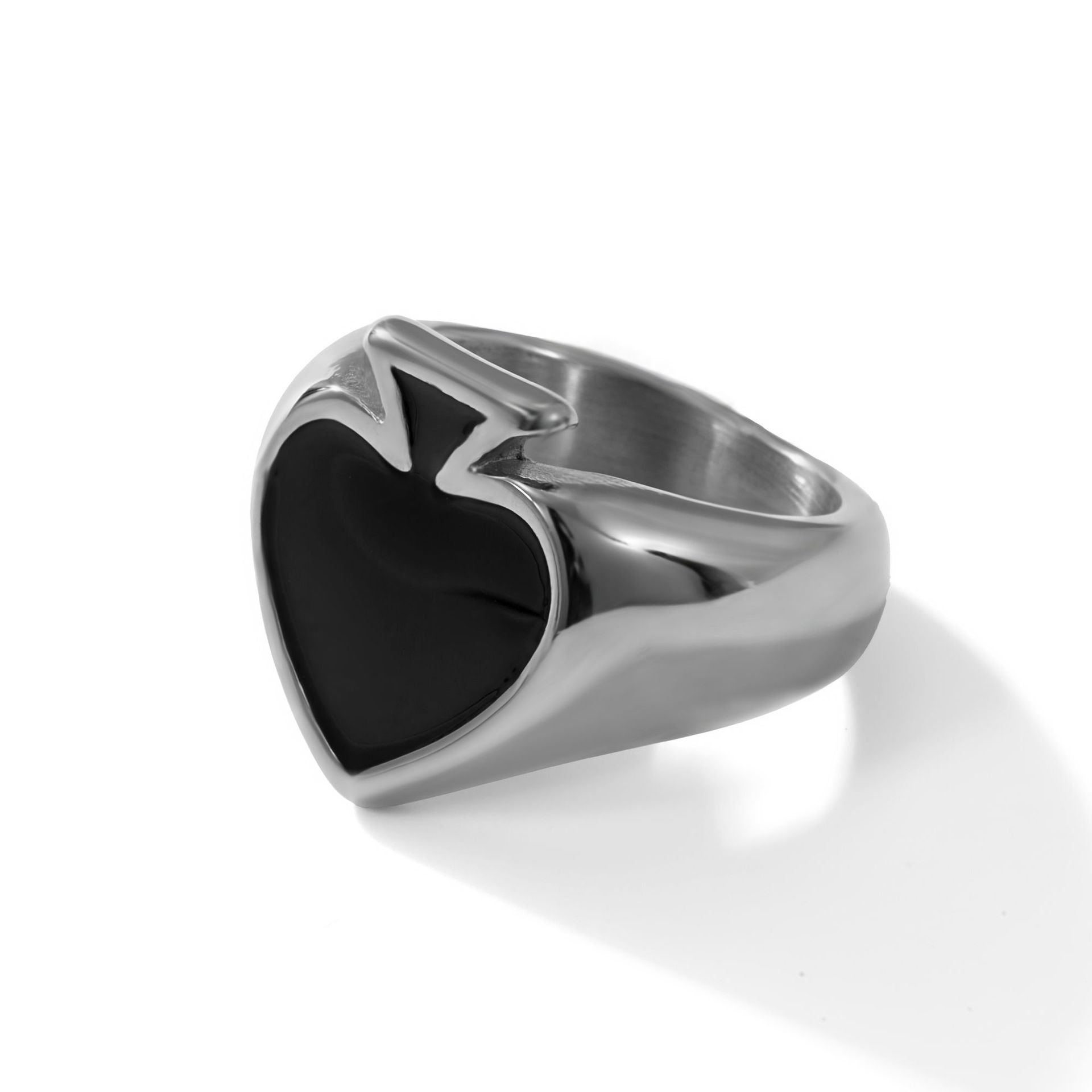 Hot Selling Vintage Simple Hip Hop Index Finger Ring Heart Titanium Ring Ins Spade Tail Ring for Men