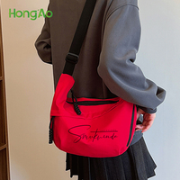 Hong'ao Factory Direct Tragbare Nylon-Tragetaschen mit großer Kapazität Modische Diagonal span Casual Feathers Bows Letters
