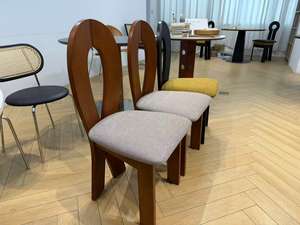 Silla de Comedor de Madera Maciza de Nogal de Alta Calidad y Lujo, Diseño Moderno para Comedor Familiar - Product Image 3