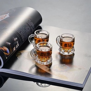 Coreano quente vender 40ml mini cerveja vidro shot óculos caneca de café copo copo com alça copo com alça personalizado