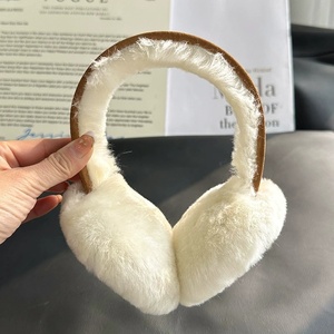 Automne hiver unisexe doux en peau de mouton véritable fourrure <span class=keywords><strong>cache</strong></span>-oreilles couverture d'<span class=keywords><strong>oreille</strong></span> en <span class=keywords><strong>laine</strong></span> naturelle pour les vacances en gros vrais bouchons d'<span class=keywords><strong>oreille</strong></span> en fourrure de mouton - Product Image 1