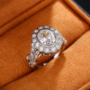 Anello in Rame con Zirconi Incastonati per Donne, Gioiello di Lusso Rotondo e Chic, Regalo di Moda - Product Image 4