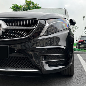Cubierta de Rejilla Delantera para Mercedes-Benz Clase V W447 2016-2023, Línea AMG, Color Negro Piano con Textura de Fibra de Carbono - Product Image 2