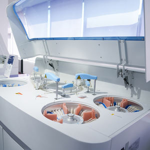 Analizador de Química Automático BIOBASE China, <span class=keywords><strong>150</strong></span> Posiciones para Muestras, 800 Pruebas por Hora, Analizador de Química para Laboratorio 2025H - Product Image 4