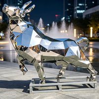 Grande sculpture géométrique de taureau en acier inoxydable poli, statue moderne de taureau de Wall Street en métal pour la décoration extérieure des places publiques