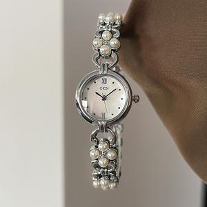 Montre à quartz pour femme avec chaîne de perles, élégante montre en nacre sertie de diamants, montre pour femme de style chinois - Product Image 3