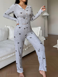 Set pakaian tidur 2 potong untuk wanita, atasan pas lengan panjang motif hati, pakaian tidur wanita pinggang elastis lembut berkerut - Product Image 1