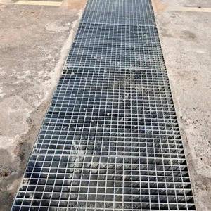 Grilles en acier pour ponts et grilles de pont pour structures extérieures et revêtements de sol marins - Product Image 1