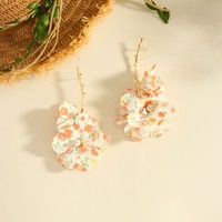 Nouveauté 2025 Bijoux de mode Boucles d'oreilles pendantes style super féerique avec branche de fleur en mousseline, fleur de perle et feuille dorée