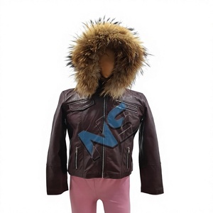 Chaqueta con Capucha Nabtay Sports para Mujer, Color Borgoña Oscuro, Cuero Genuino Teñido, Ecológica, Ligera, Completamente Forrada, con Piel Auténtica de Mapache/Zorro - Product Image 1