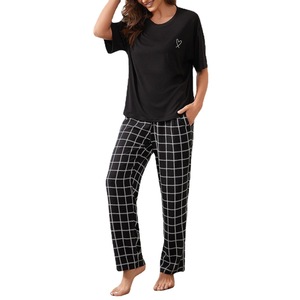Ensemble de pyjama pour femmes SMOOTH en viscose à manches courtes et pantalon long à carreaux, léger, pour le printemps et l'été - Product Image 5