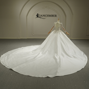 ชุดเดรสคลุมสำหรับเจ้าสาวในงานแต่งงานผ้าซาตินแขนยาวคอสี่เหลี่ยมหรูหรา GT26013 Jancember - Product Image 3